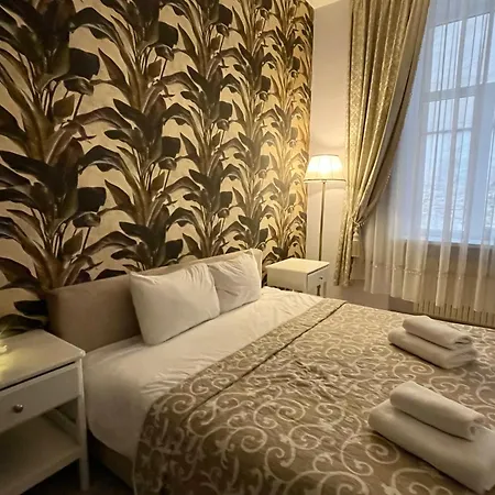 Apartament In Art Nouveau District