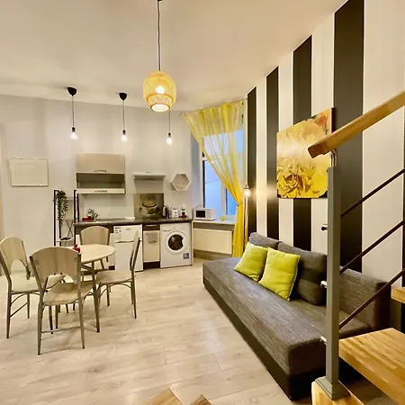 Apartament In Art Nouveau District Ryga