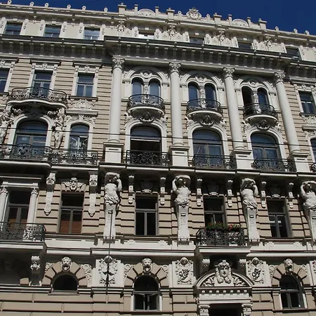 Apartament In Art Nouveau District *